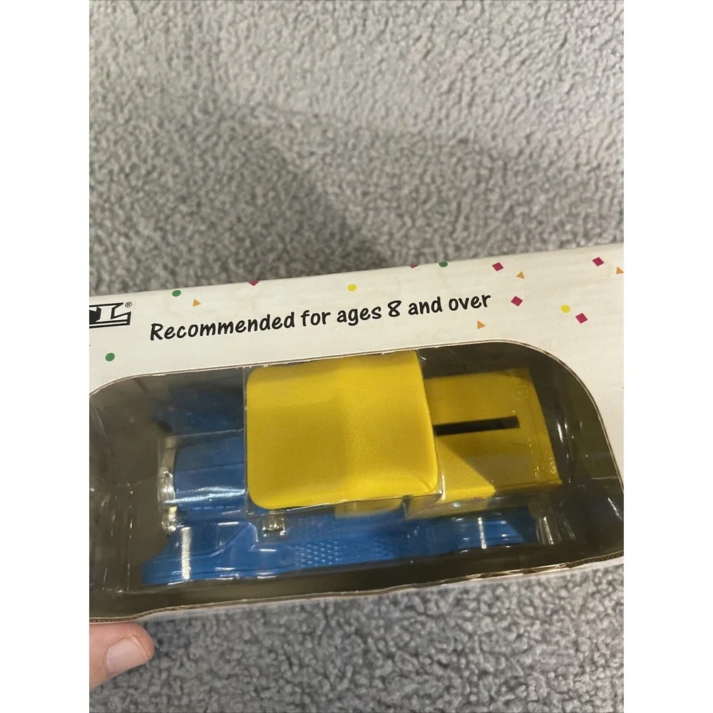 NEW Vintage Toys R Us Geoffrey 1918 Runabout‎ Die Cast Bank ERTL 1993 SEALED